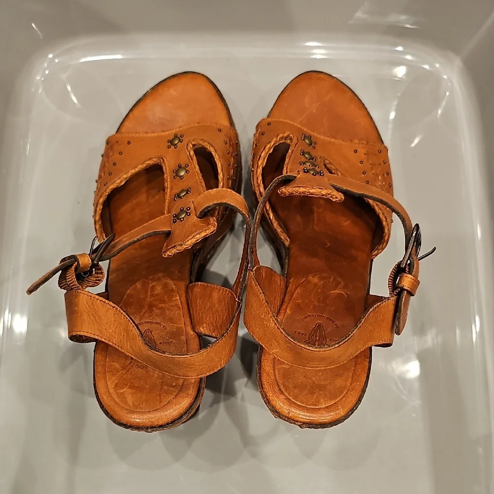 FRYE Tan Leather Wedge Sandals
